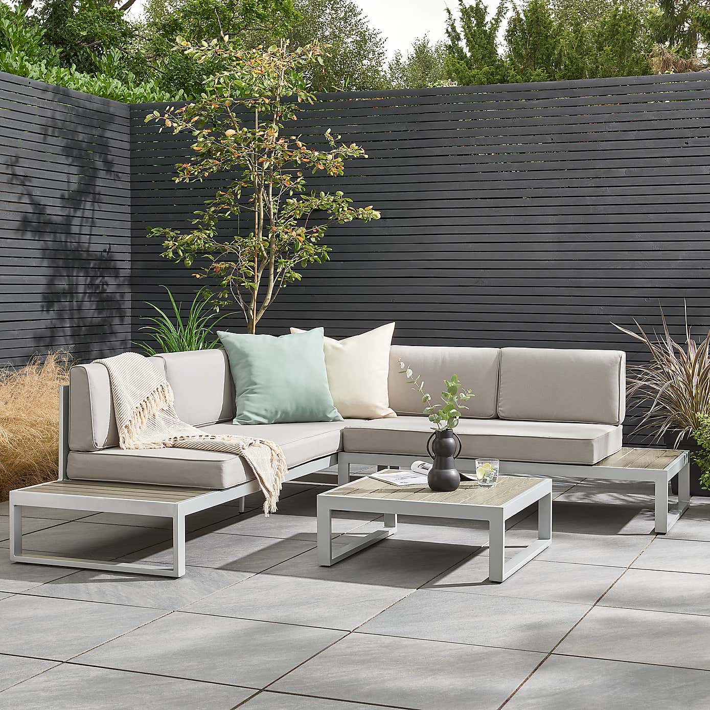 Milano patio set discount b&m