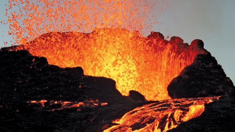 Mauna Loa erupts in Hawaii as US Geological Service move threat to warning