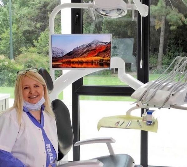 Dental treatment in Turkey: Get the Hollywood smile for an affordable price with implants, veneers or crowns