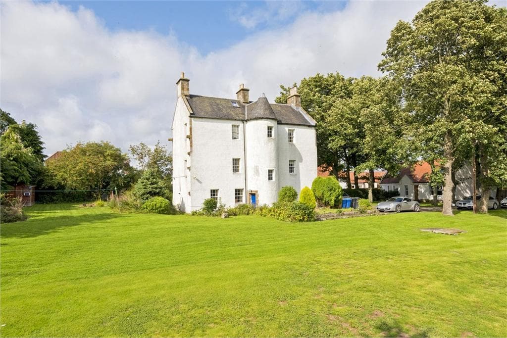 Listed historical home with links to Mary Queen of Scots hits the ...
