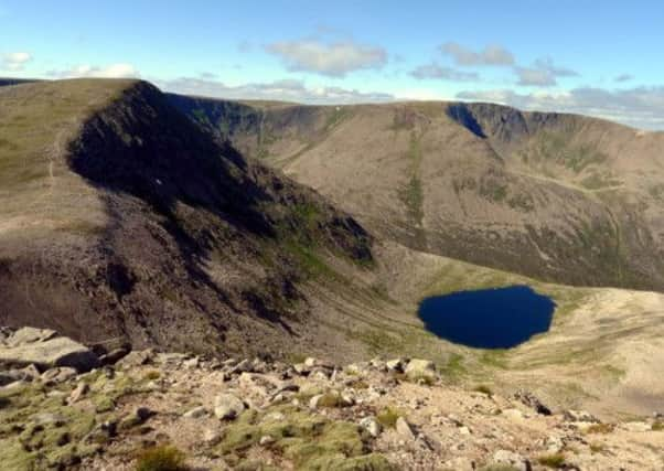 A 32-year-old man is being treated for head injuries after falling from Angels Peak, left. Picture: Ranald Spicer