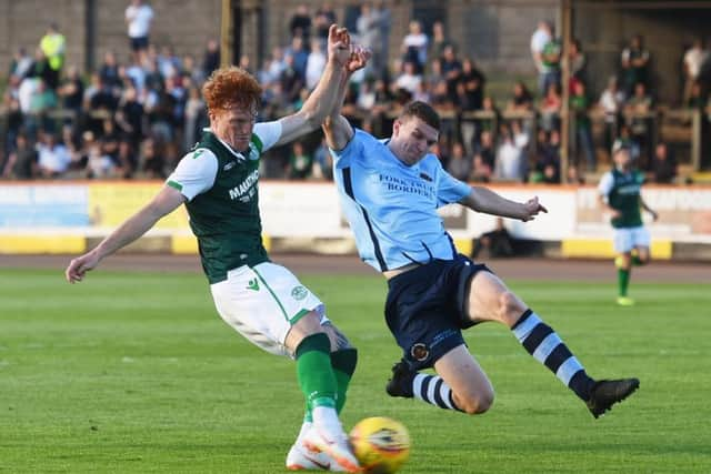 Hibernian's Simon Murray scores against Berwick Rangers to make it 2-0. Picture: Paul Devlin/SNS