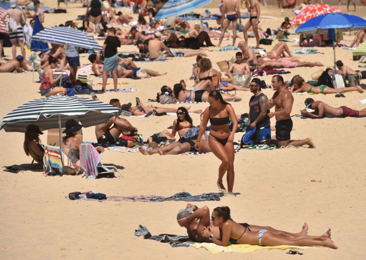 Naked British tourist found walking down Sydney Bondi street