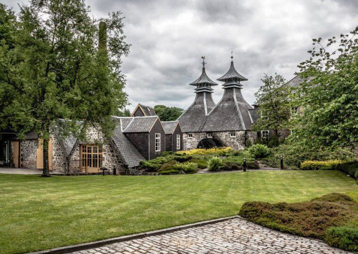 13 of the most beautiful Scottish whisky distilleries