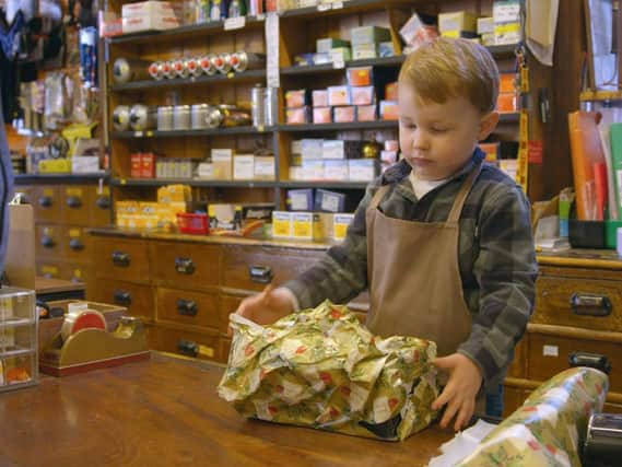 Little Arthur stars as a younger version of his dad in the ad.